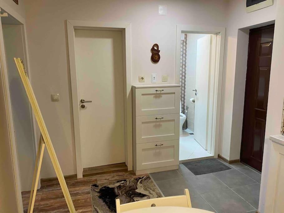 סופיה Stylish Magenta Apartment - Terrace & Free Parking מראה חיצוני תמונה