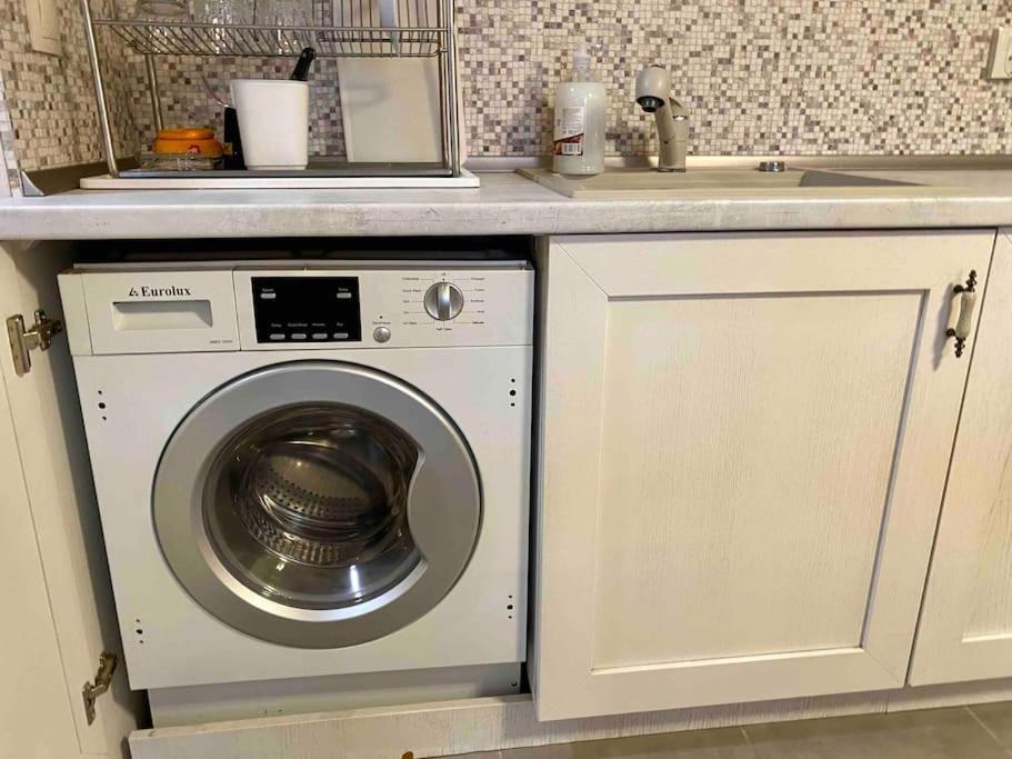 סופיה Stylish Magenta Apartment - Terrace & Free Parking מראה חיצוני תמונה