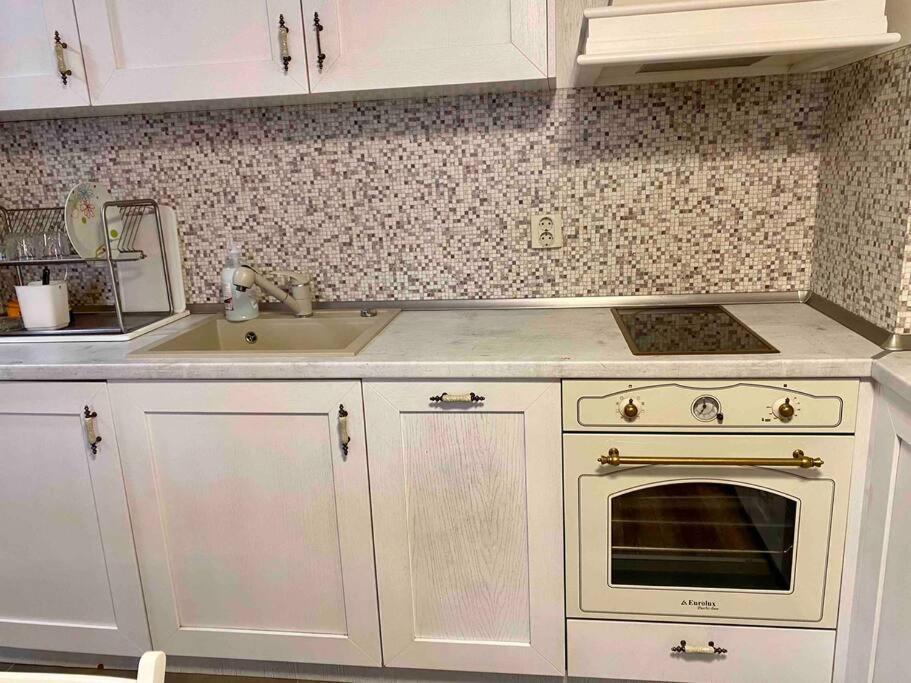 סופיה Stylish Magenta Apartment - Terrace & Free Parking מראה חיצוני תמונה
